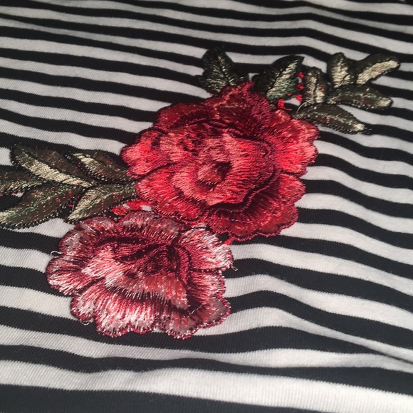 Crop top - Picture 2 of 4